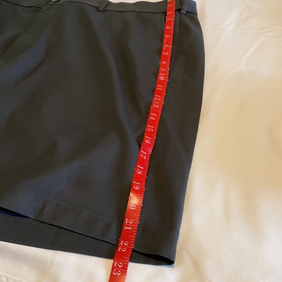 PGA Tour Men’s Golf Shorts - Size 42 - Picture 7 of 9